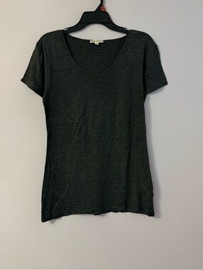Zenana Outfitters Charcoal V-Neck Short Sleeve Tee